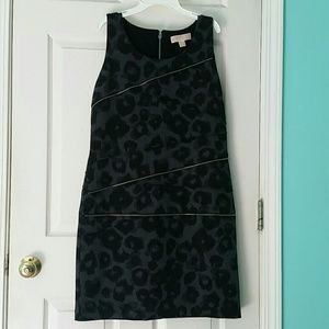 Leopard print dress with zipper detail