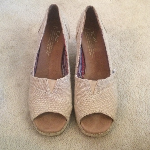 TOMS wedges