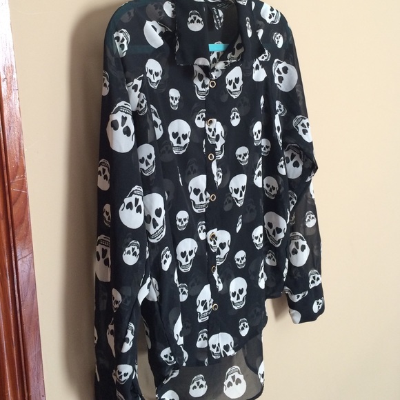 Long sleeve skull blouse - Picture 2 of 4