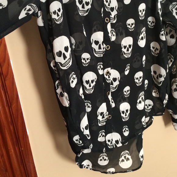 Long sleeve skull blouse - Picture 4 of 4