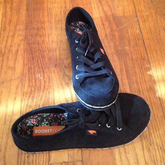 Rocket dog light sneakers