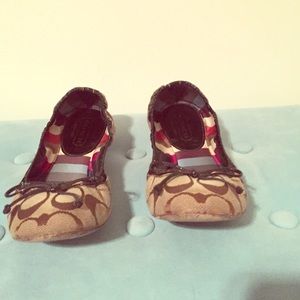 Authentic Coach flats