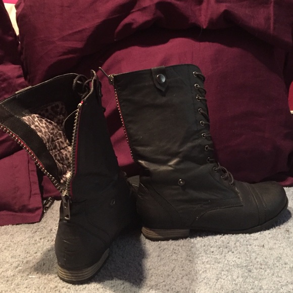 Etc! Black combat boots size 10