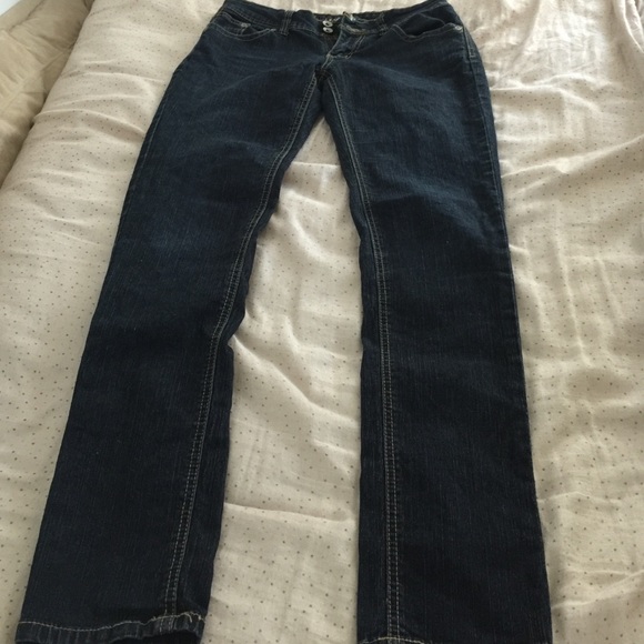 Stretchy jeans.