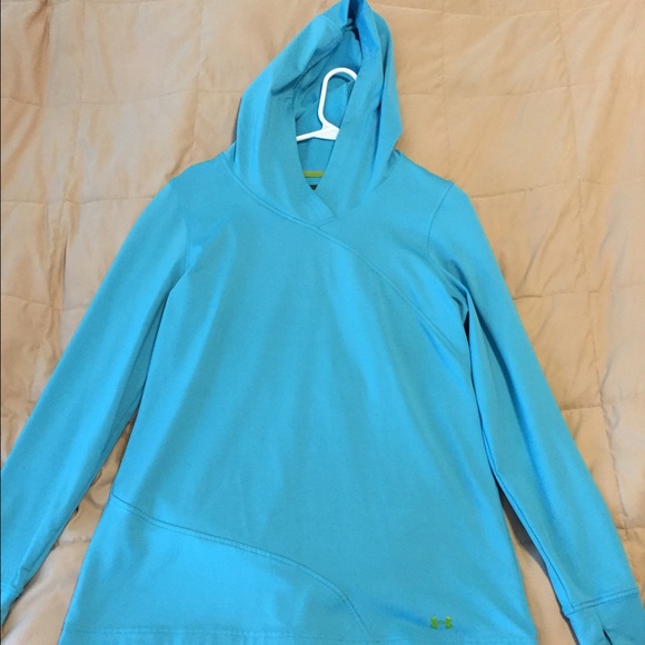 Under armour fitted Dri fit pull over