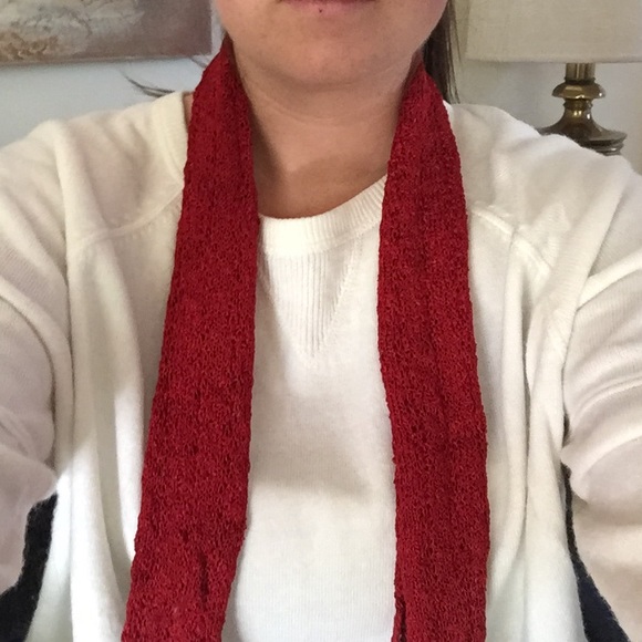 Red scarf - Picture 2 of 3