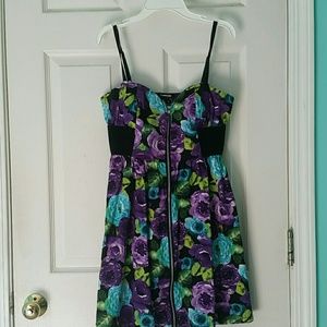 Floral front zipper dress