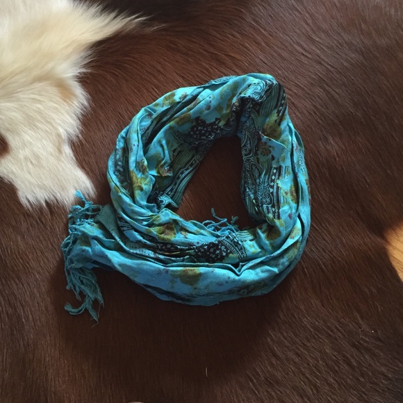 Blue scarf - Picture 1 of 2