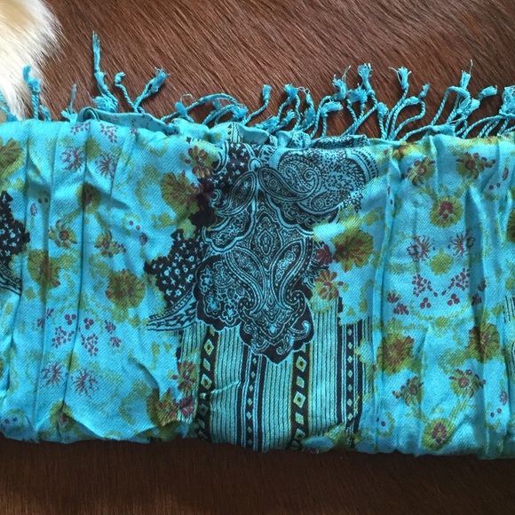 Blue scarf - Picture 2 of 2