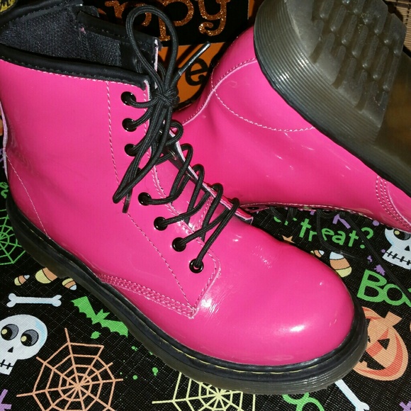 Dr. MARTENS boots Youth size