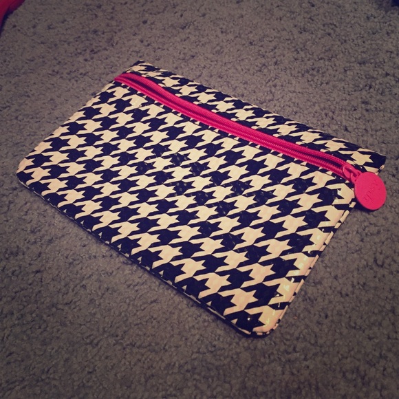 August ipsy Makeup Bag