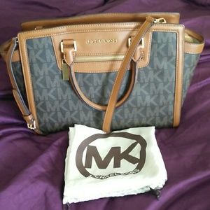 NWT! MICHAEL KORS Selma Large East West Satchel