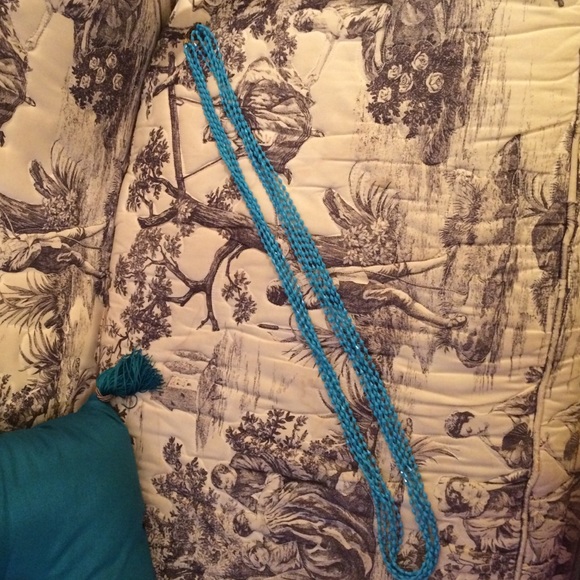 Vintage Blue Beaded Necklace - Picture 2 of 4