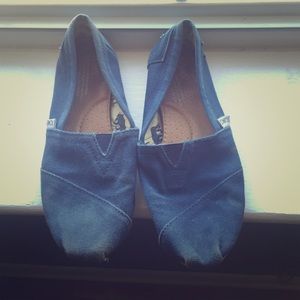 Blue TOMS