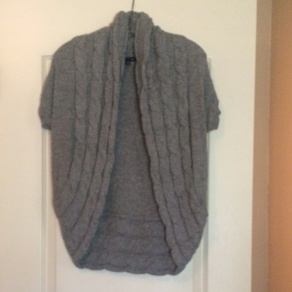 Gap short sleeve sweater shrug