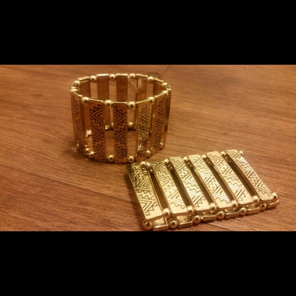 Gold adjustable bracelet
