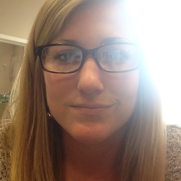 Meet your Posher, Makayla - Picture 1 of 1