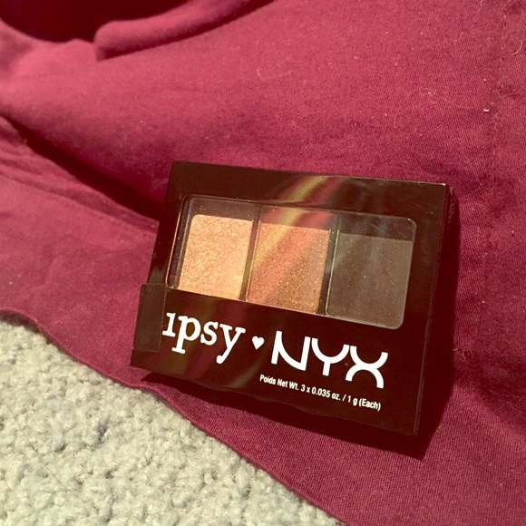NYX ipsy 3 Shadow Pallette