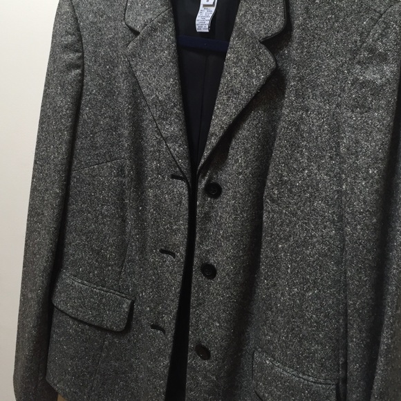 Grey Jacket 🌸 - Picture 2 of 3