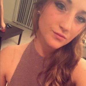 Meet your Posher, Danielle