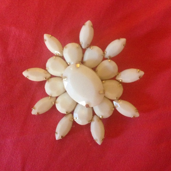 White pin