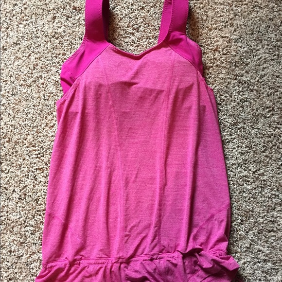 Lululemon size 4 pink top
