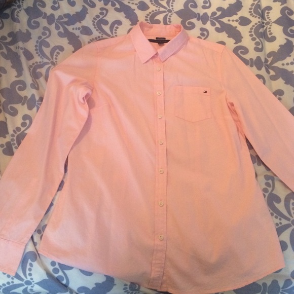 Tommy Hilfiger button down collard shirt