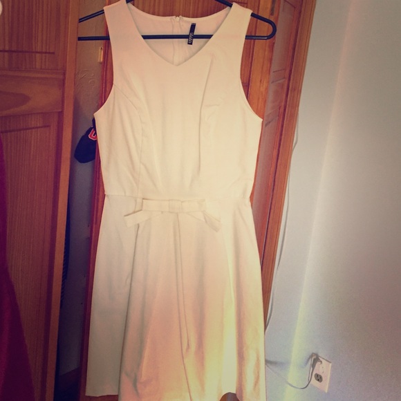 Cute white dress!
