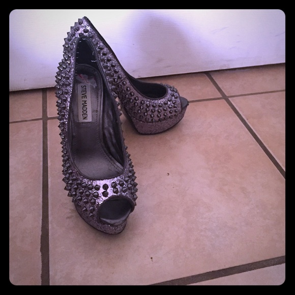 Steve Madden platform pumps