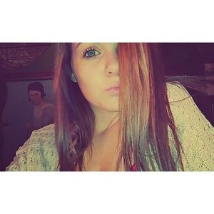 Meet your Posher, Alexia