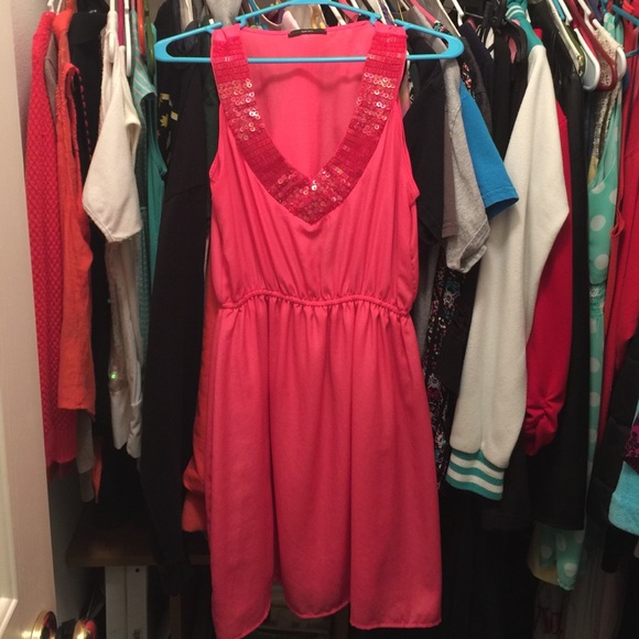 Soprano bright pink dress