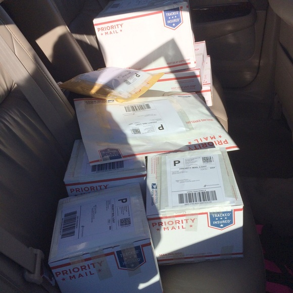 Shipping tomorrow ladies 📦✉️📬