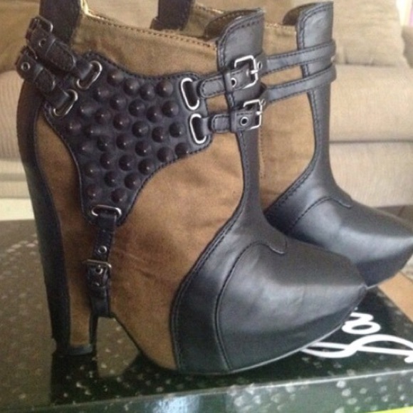 Ankle_Boots_&_Booties