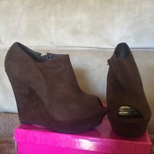 Cute brown wedges