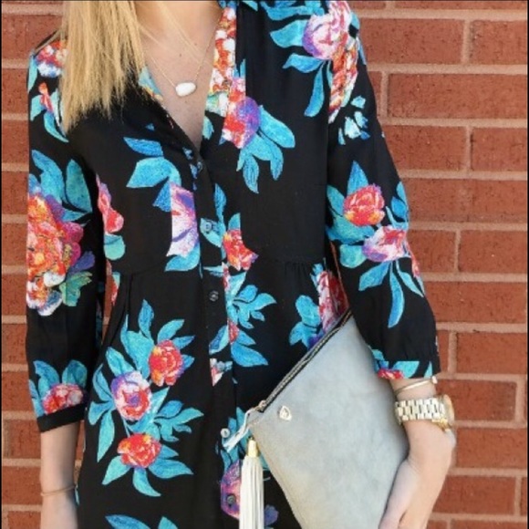Anthropologie Tops - Anthropologie Woodland Walk Buttondown size 12