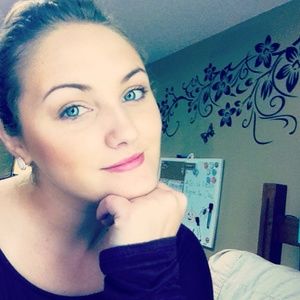 Meet your Posher, Lanie
