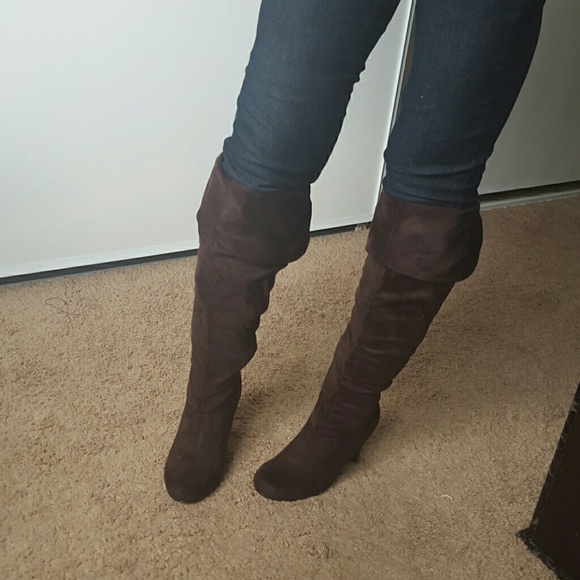 VERY CUTE BROWN BOOTS!
