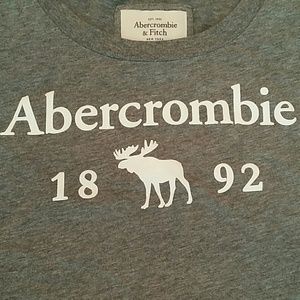 Abercrombie & Fitch T-shirt