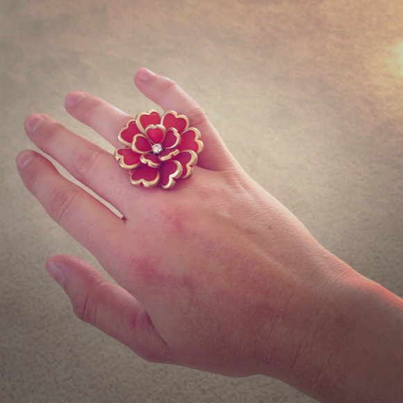 Jewelry - Peach-colored and Gold Flower Ring