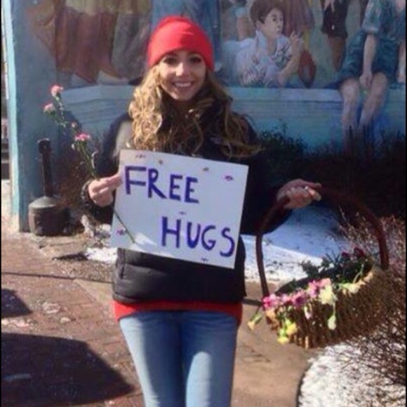 Meet Your Posher, Julie! - Picture 3 of 7