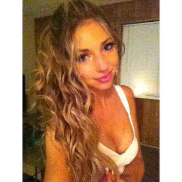 Meet Your Posher, Julie! - Picture 7 of 7