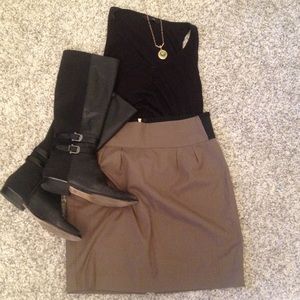 Express Mid rise skirt