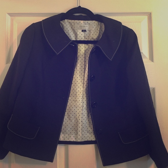 Tahari Jackie O style black crop blazer