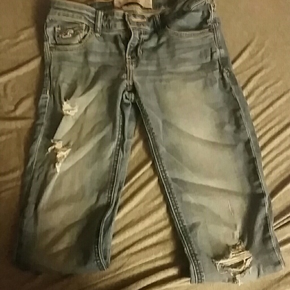 Destroyed semi light wash hollister jeans