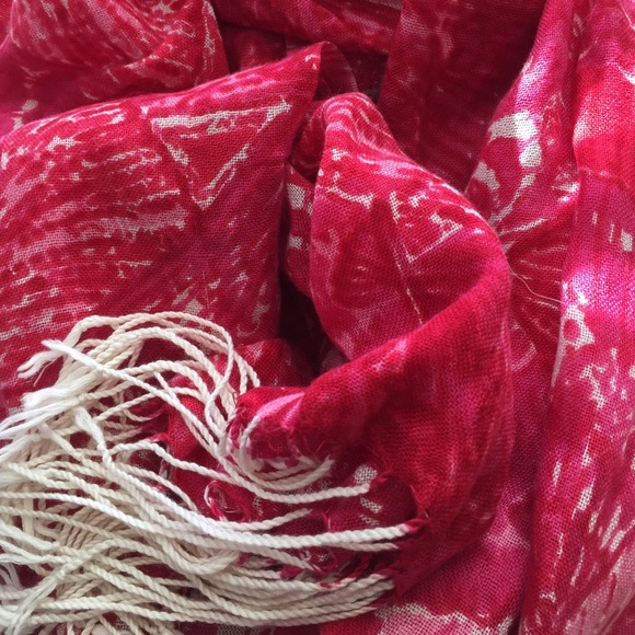 Red Fan Print Lilly Pulitzer Murfee Scarf