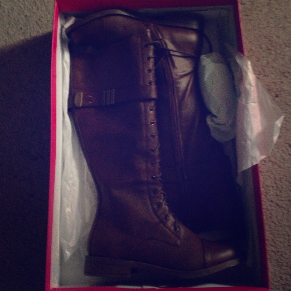 Knee high boots OPEN TO OFFERS