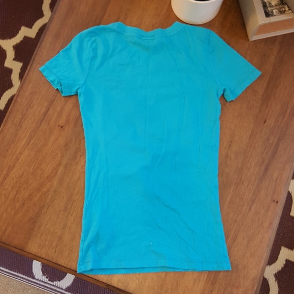 🖤 Hollister Turquoise Beach Tee - Picture 2 of 3