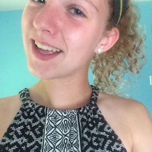 Meet your Posher, Courtney