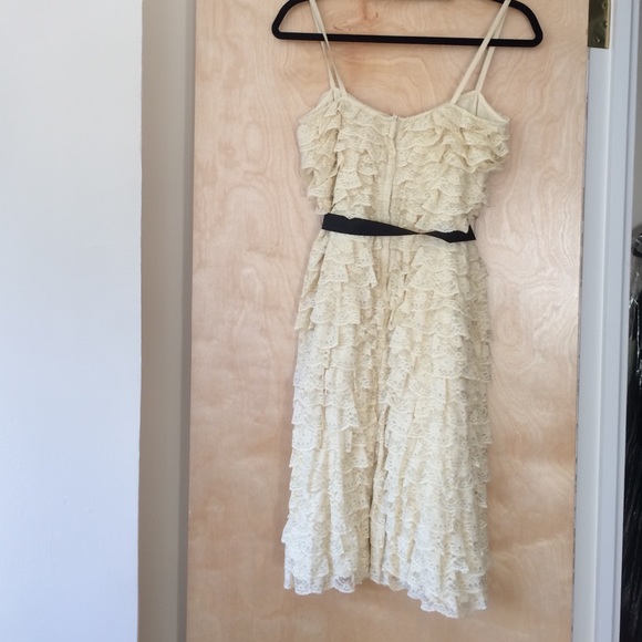 Cream-colored tiered lace dress from Anthropologie - Picture 3 of 4