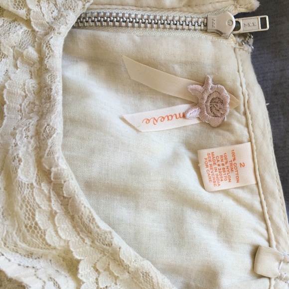 Cream-colored tiered lace dress from Anthropologie - Picture 4 of 4